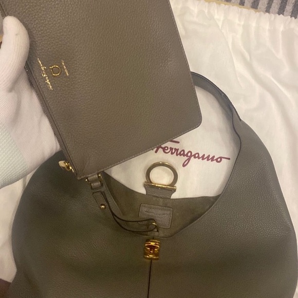 New‼️ SALVATORE FERRAGAMO - Picture 17 of 17